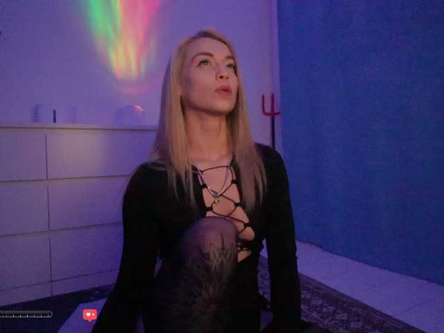 BlackMonro's BongaCams show and profile