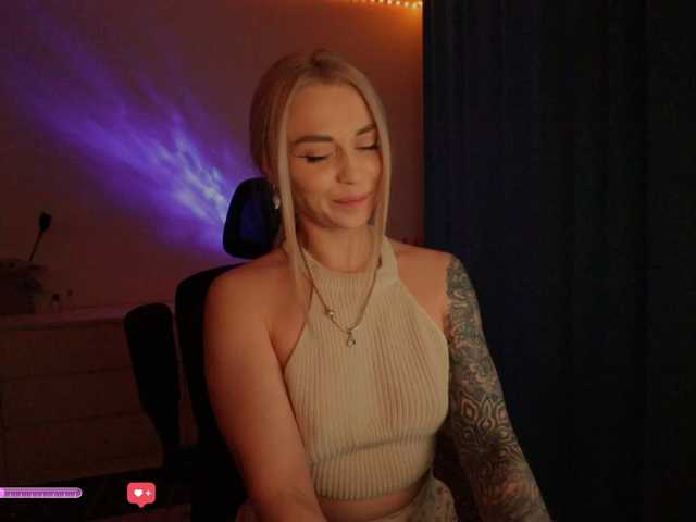 BlackMonro's BongaCams show and profile