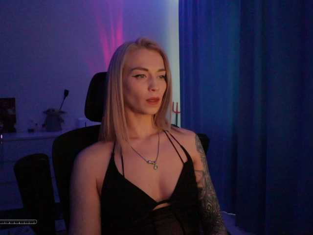 BlackMonro's BongaCams show and profile