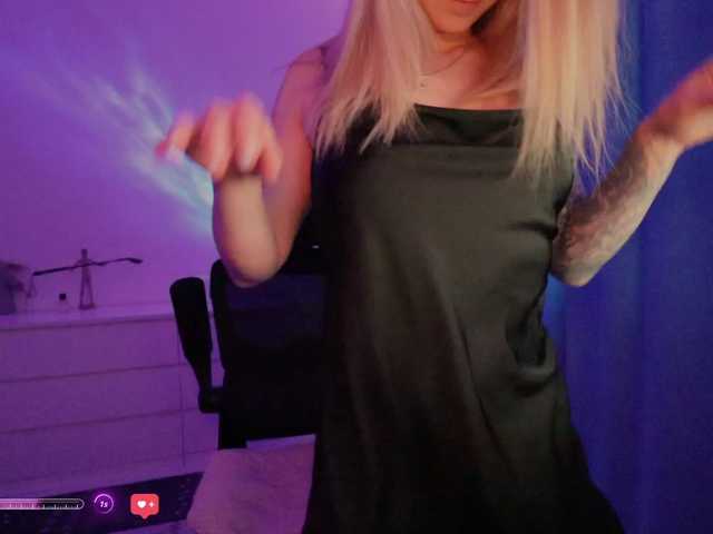 BlackMonro's BongaCams show and profile