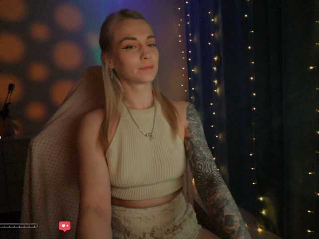 BlackMonro's BongaCams show and profile