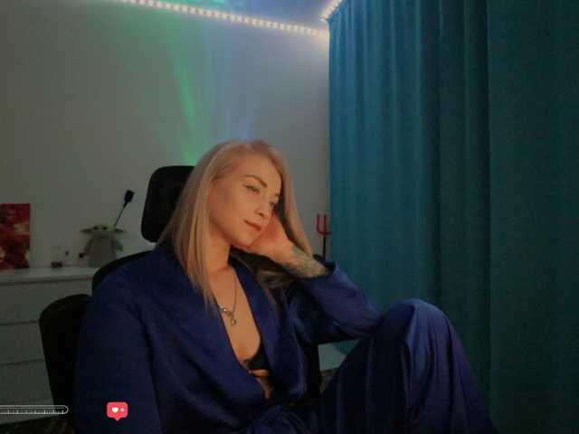 BlackMonro's BongaCams profile