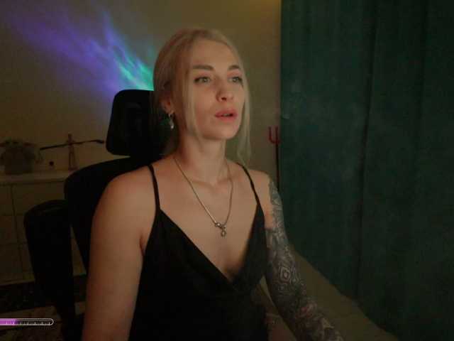 BlackMonro's BongaCams show and profile