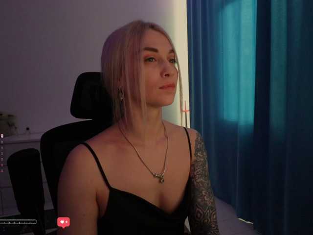 BlackMonro's BongaCams show and profile