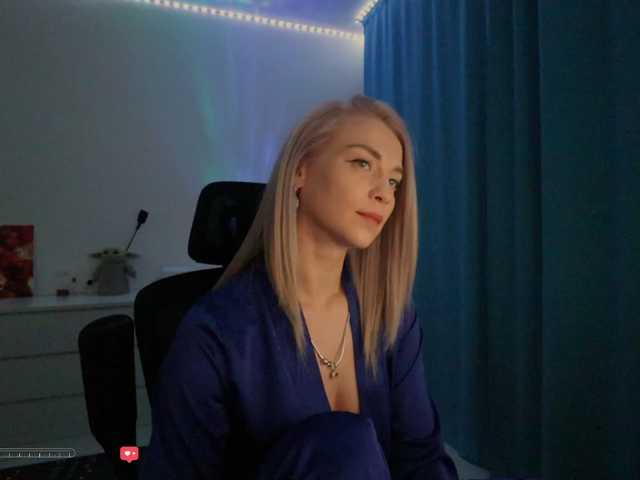 BlackMonro's BongaCams show and profile