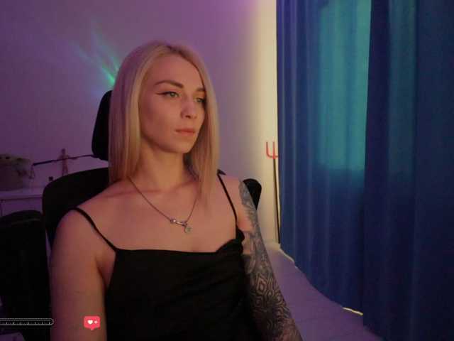 BlackMonro's BongaCams show and profile