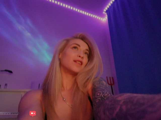 BlackMonro's BongaCams show and profile