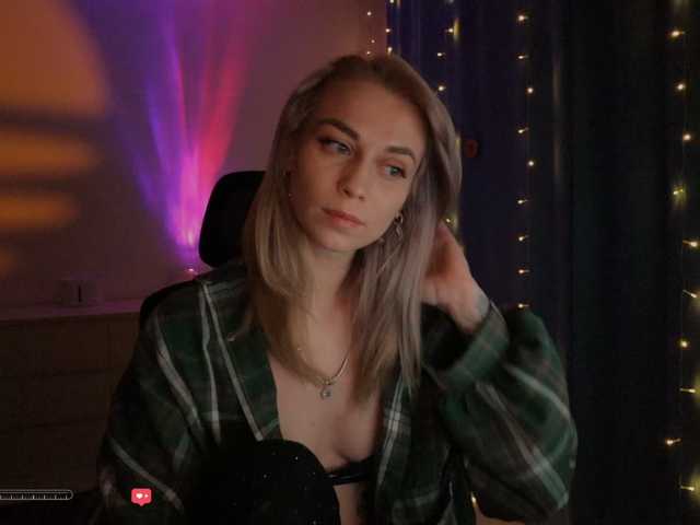 BlackMonro's BongaCams show and profile