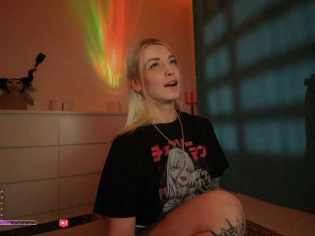 BlackMonro's BongaCams show and profile