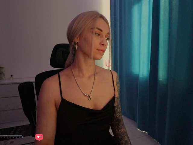 BlackMonro's BongaCams show and profile