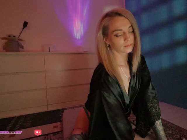 BlackMonro's BongaCams show and profile