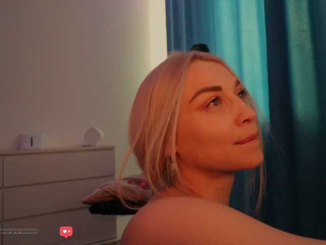 BlackMonro's BongaCams show and profile