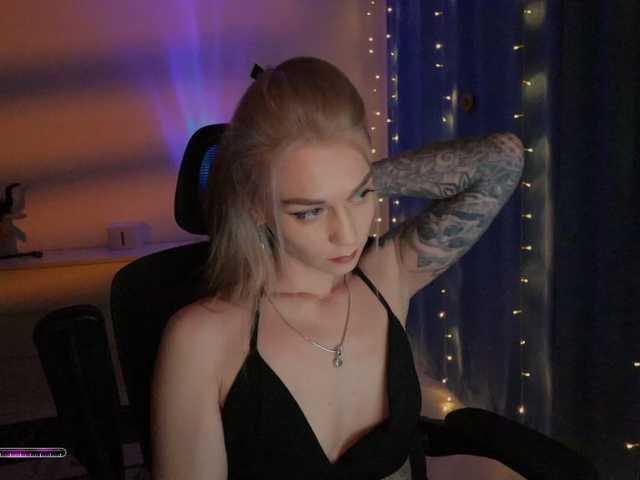 BlackMonro's BongaCams show and profile