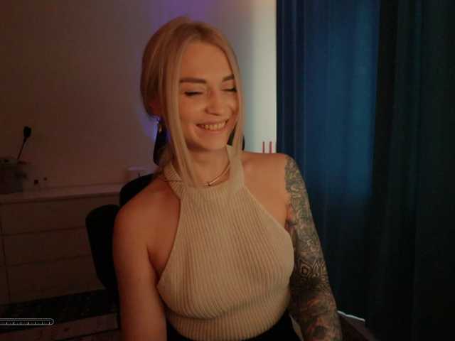 BlackMonro's BongaCams show and profile