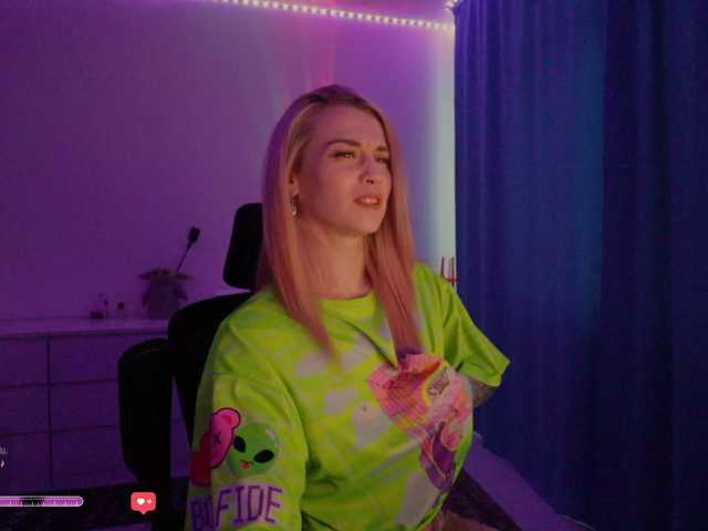 BlackMonro's BongaCams show and profile