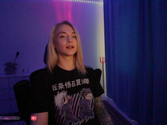 BlackMonro's BongaCams show and profile