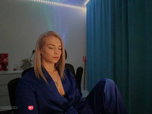 blackmonro cam belle