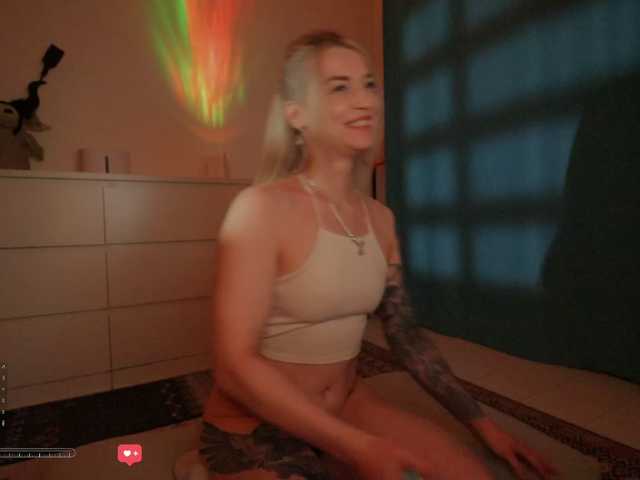 BlackMonro's BongaCams show and profile