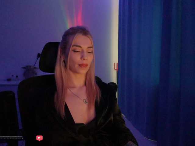 BlackMonro's BongaCams show and profile