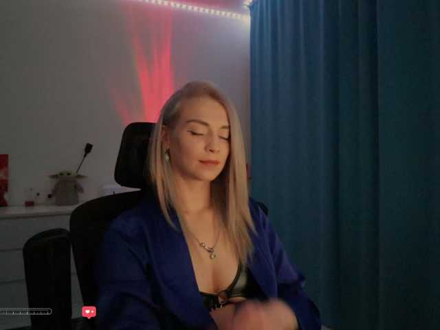 BlackMonro's BongaCams show and profile