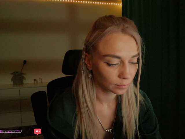 BlackMonro's BongaCams show and profile