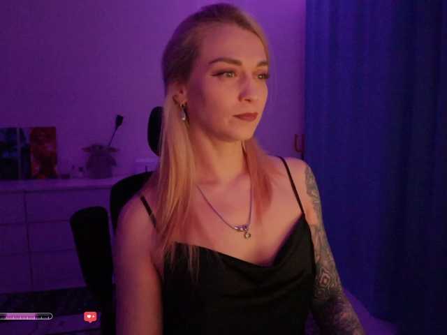 BlackMonro's BongaCams show and profile
