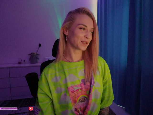 BlackMonro's BongaCams show and profile