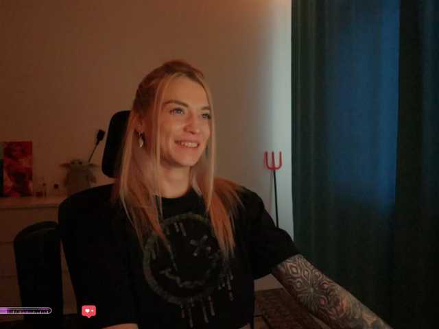 BlackMonro's BongaCams show and profile