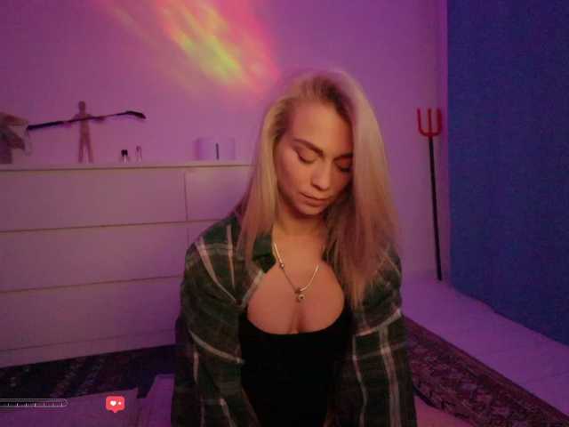 BlackMonro's BongaCams show and profile