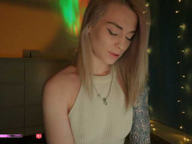 BlackMonro's BongaCams show and profile