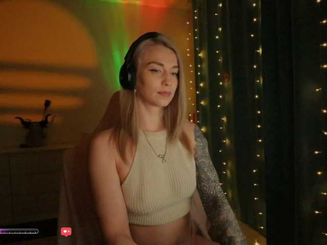 BlackMonro's BongaCams show and profile