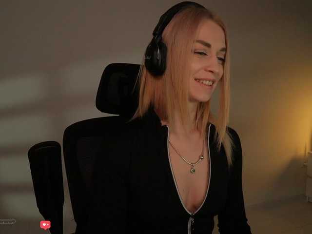 BlackMonro from BongaCams