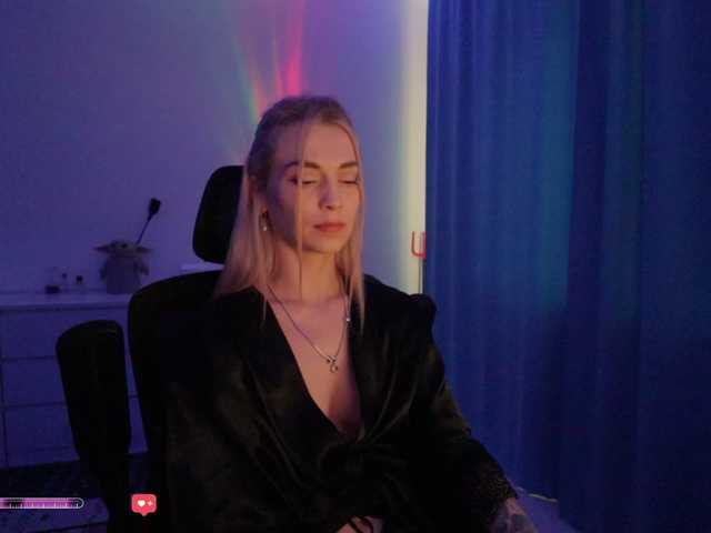 BlackMonro's BongaCams show and profile