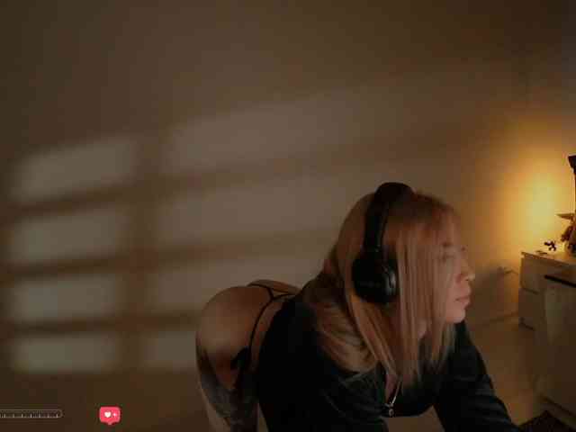 BlackMonro Live Webcam on BongaCams