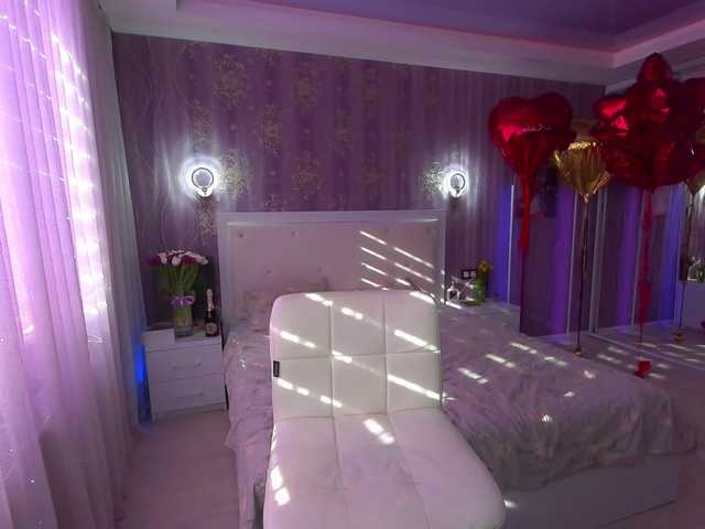 MirandaQueen's BongaCams show and profile