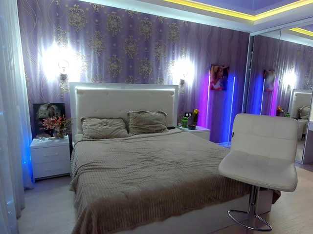 mirandaqueen live sex show