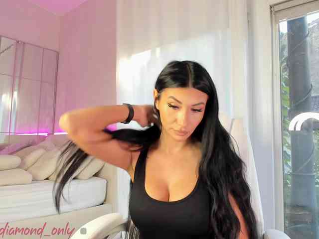Miss__Diamond webcam