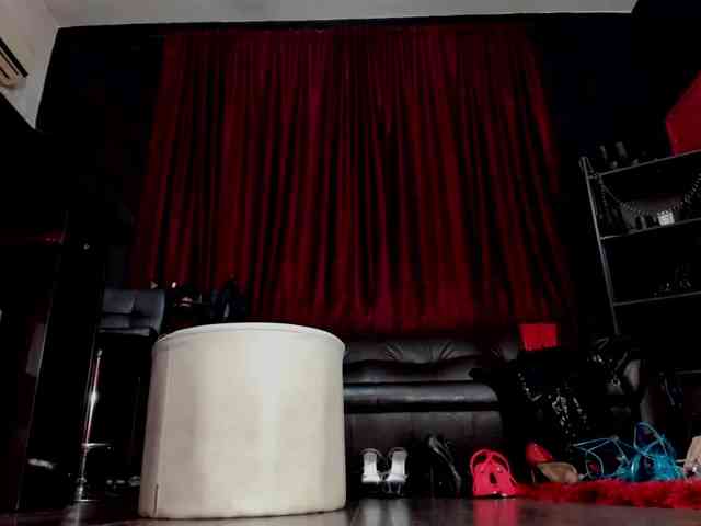 MissPuffyllove webcam