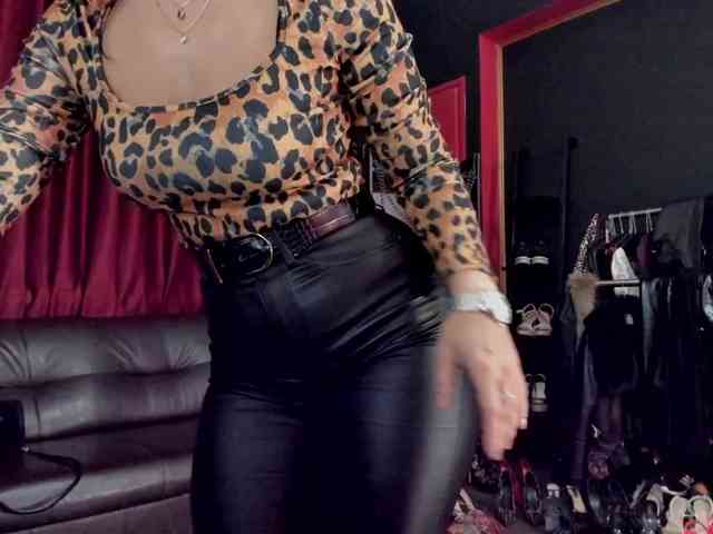 MissPuffyllove webcam