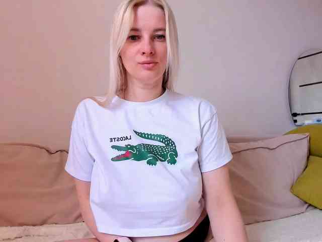 Sashanew77 Live Webcam on BongaCams