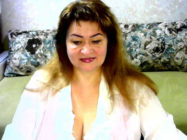 hugenipple webcam bongacams model stream image