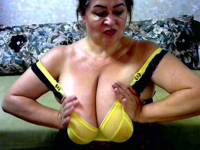 hugenipple webcam