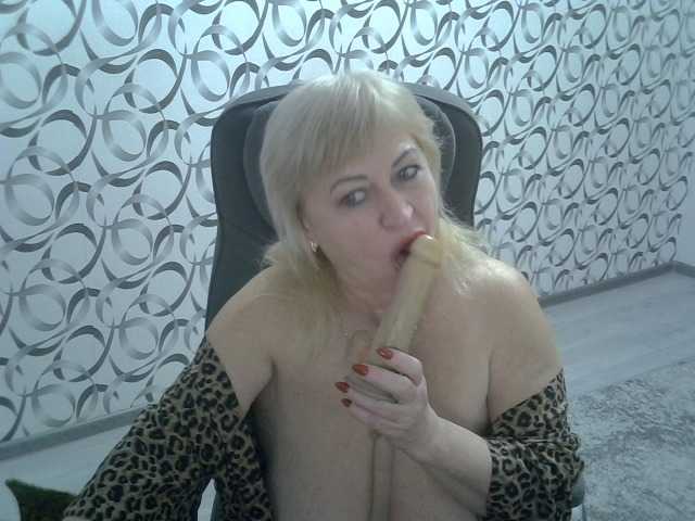 helen88888's BongaCams show and profile