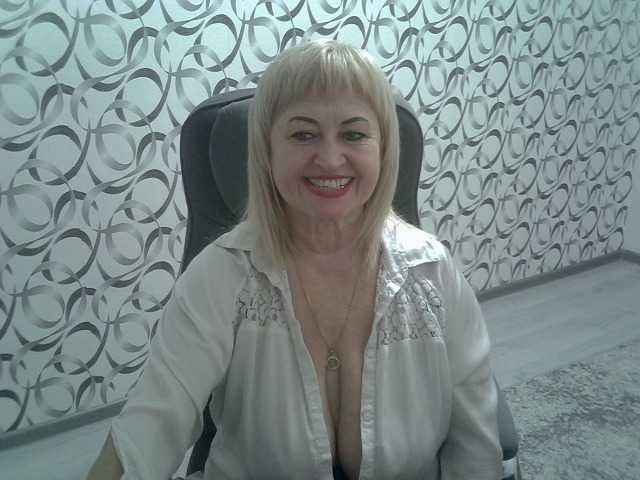 helen88888's BongaCams show and profile
