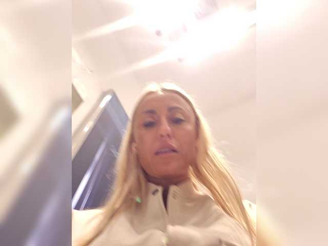 DeviousAngel's BongaCams show and profile