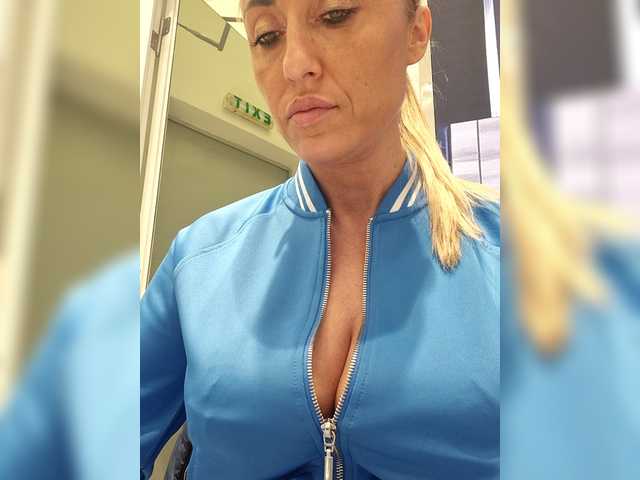 DeviousAngel's BongaCams show and profile