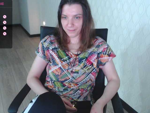 LOVERenna webcam bongacams model stream image