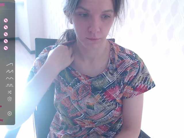 LOVERenna webcam bongacams model stream image