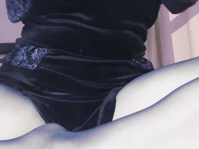 Va-len-cia's BongaCams show and profile