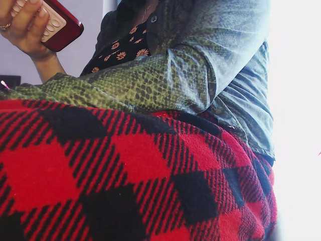 Va-len-cia's BongaCams show and profile